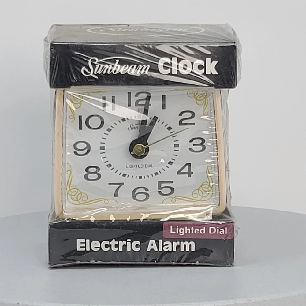 Sunbeam Electric Alarm Clock Lighted Dial Beige 880-11 Vintage USA New In Box